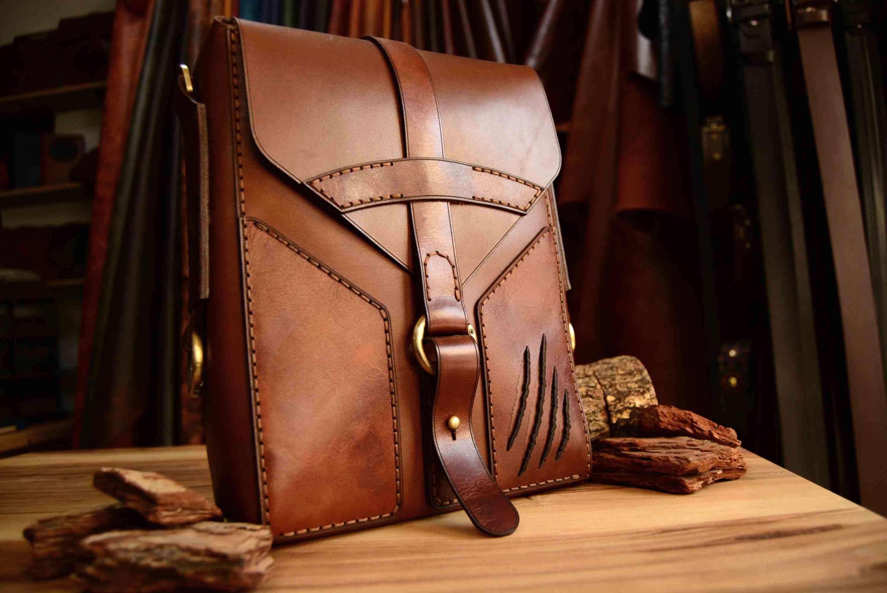 EL YAPIMI DERİ ÇANTALAR