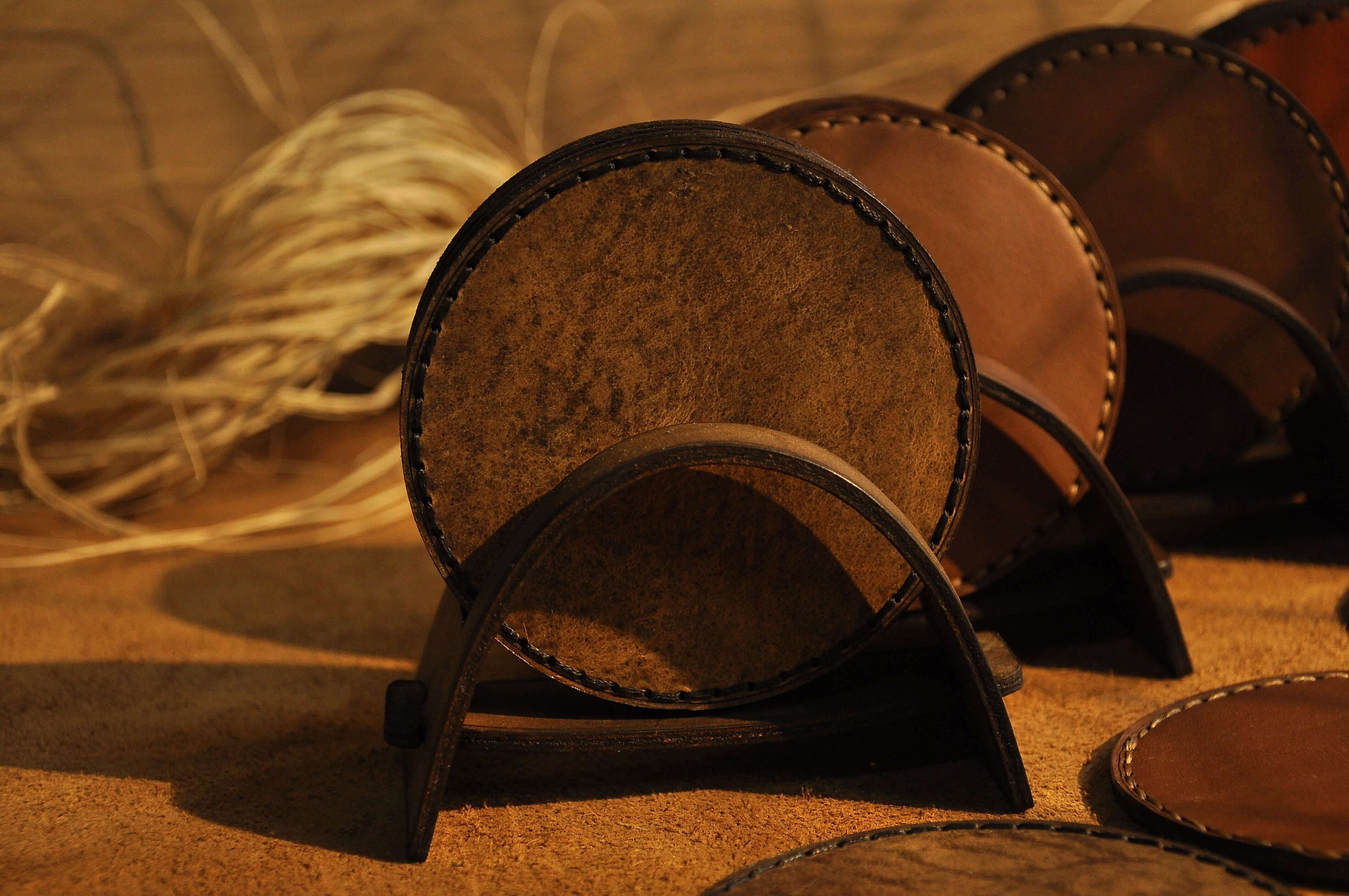 (6'LI) 10 CM DERİ BARDAK ALTLIĞI - STANDLI