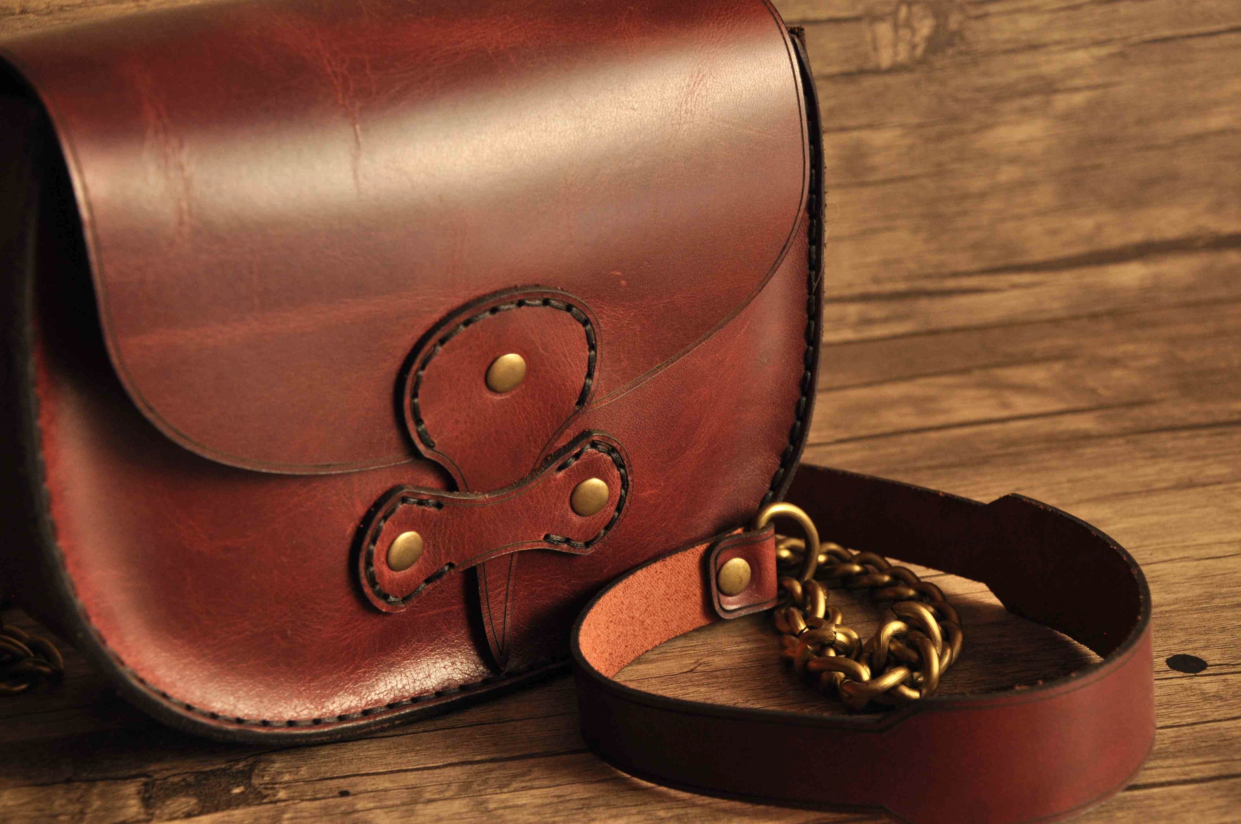 MINI EL YAPIMI DERİ OMUZ ÇANTASI V-1