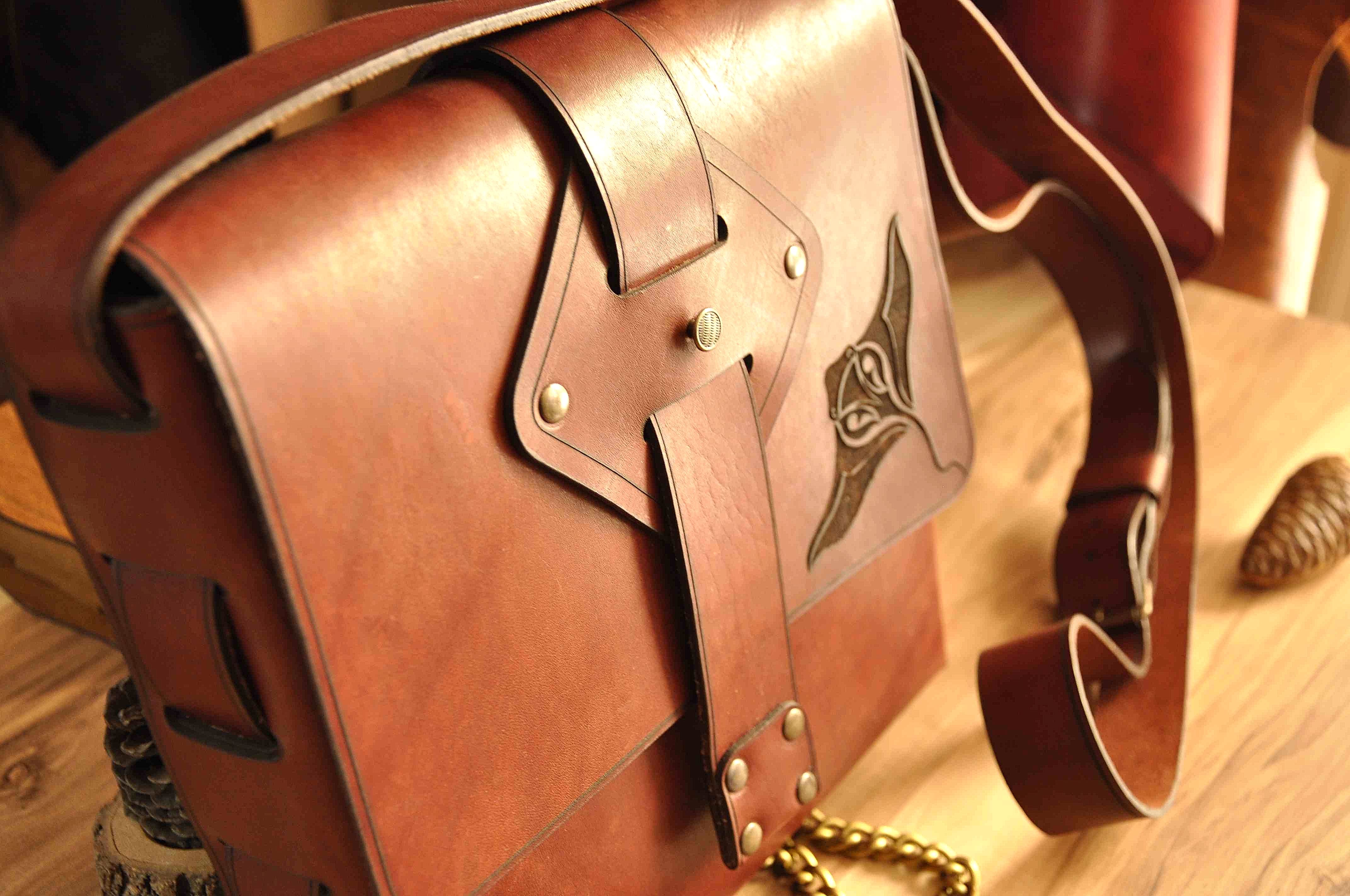 STINGRAY CROSSBODY EL YAPIMI DERİ ÇANTA