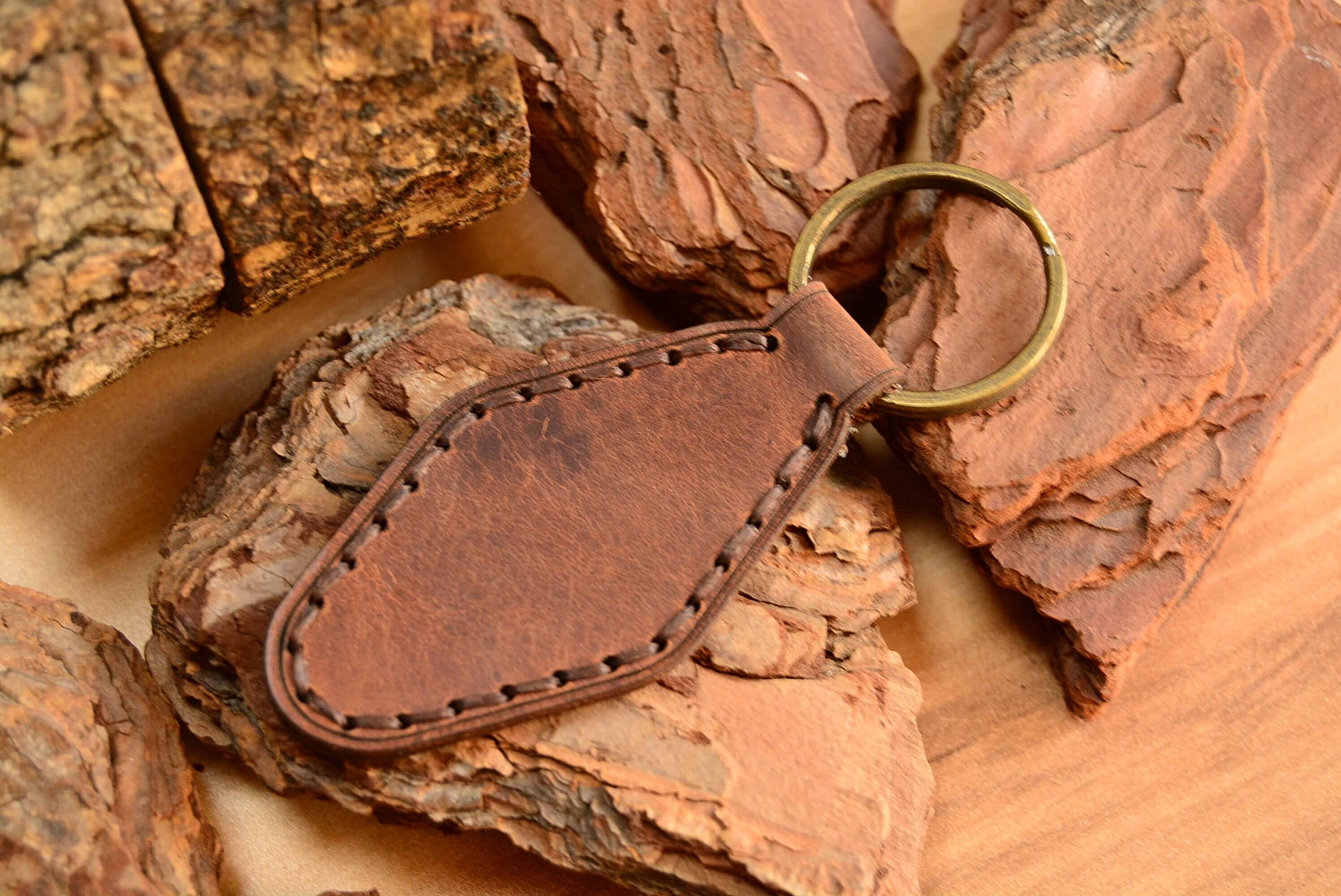 DERİ ANAHTARLIK (DİKİŞLİ) V-9