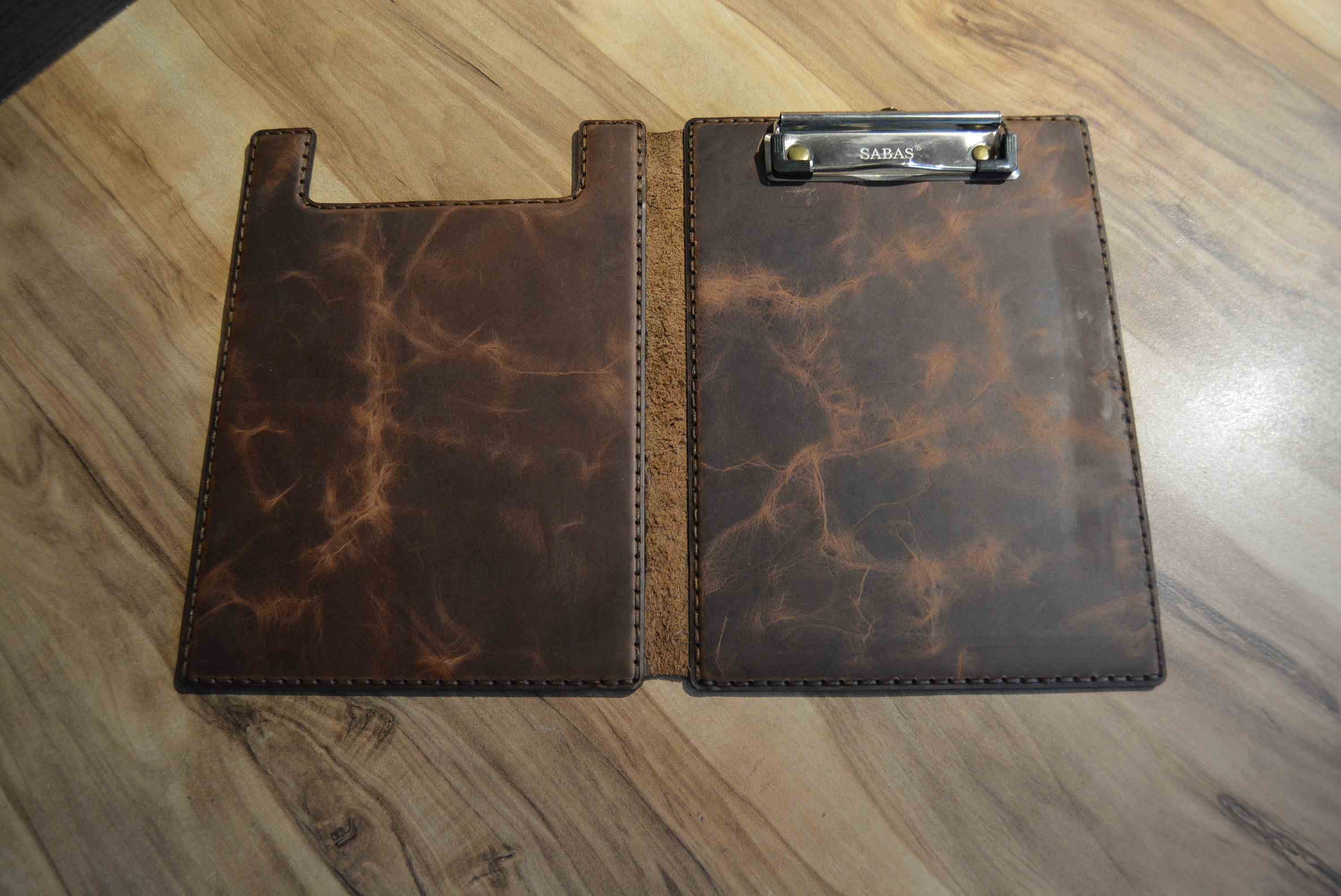 (A5) KAPAKLI DERİ SEKRETERLİK (KISKAÇLI)