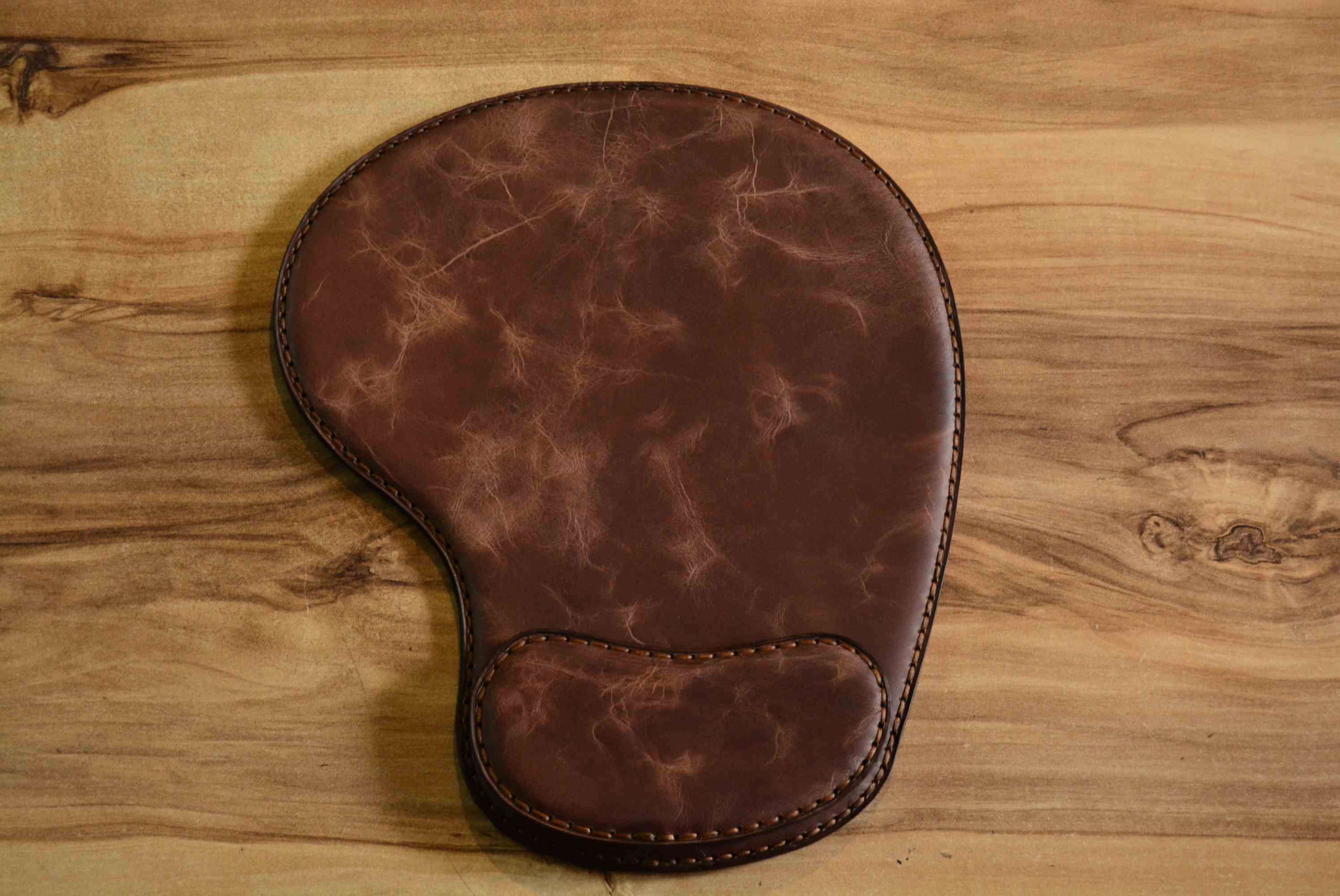 DERİ MOUSEPAD V-1 (Sağ El)