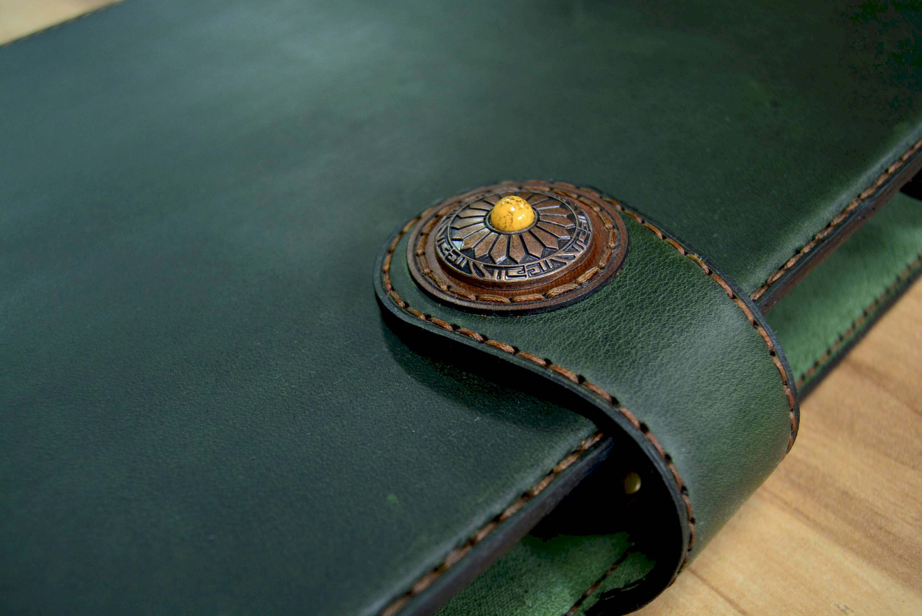 14'LÜ DERİ MAKAS KLASÖRÜ