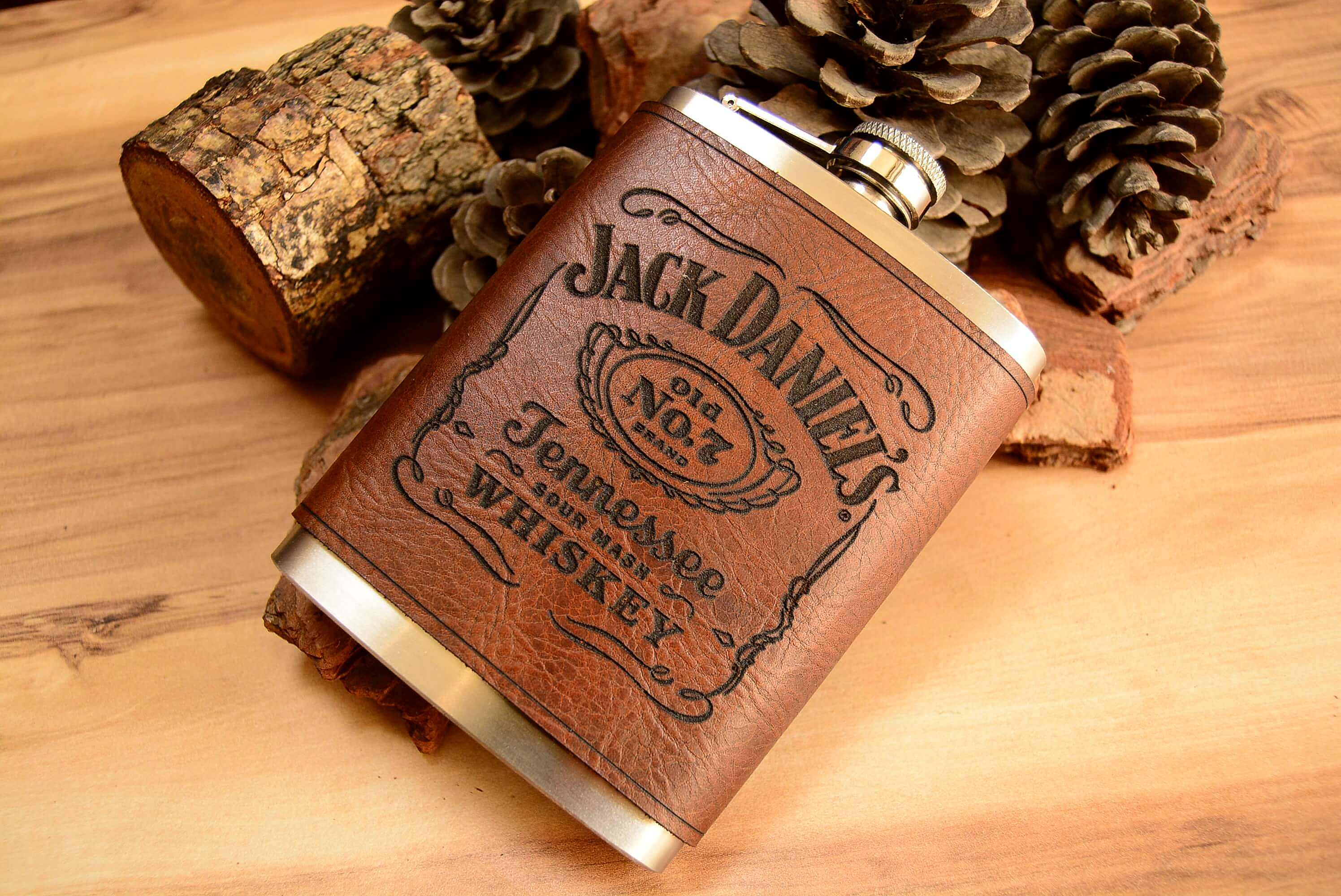 ÇELİK MATARA DERİ KILIFLI 8 oz