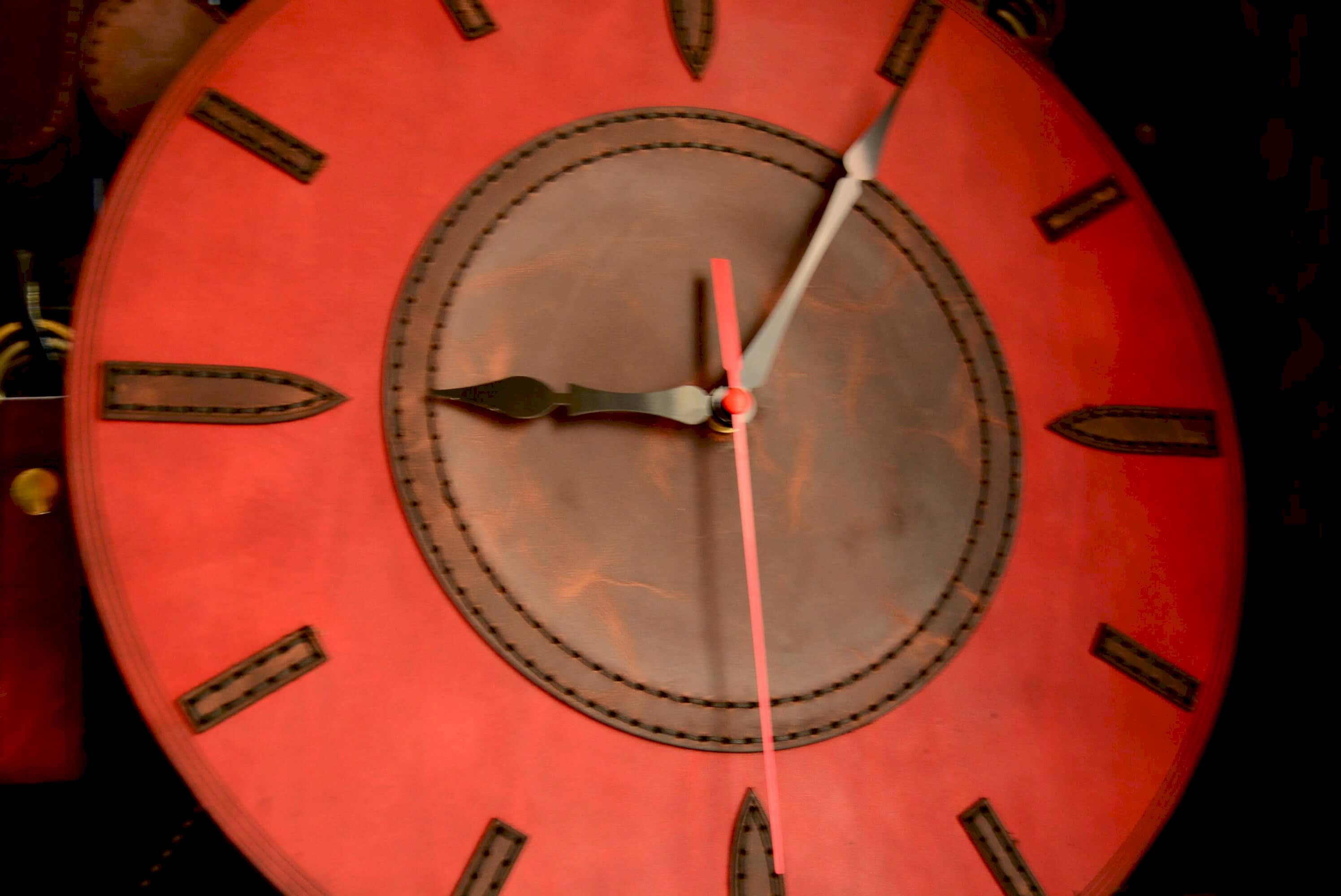 DERİ DUVAR SAATİ V-1 (YUVARLAK)