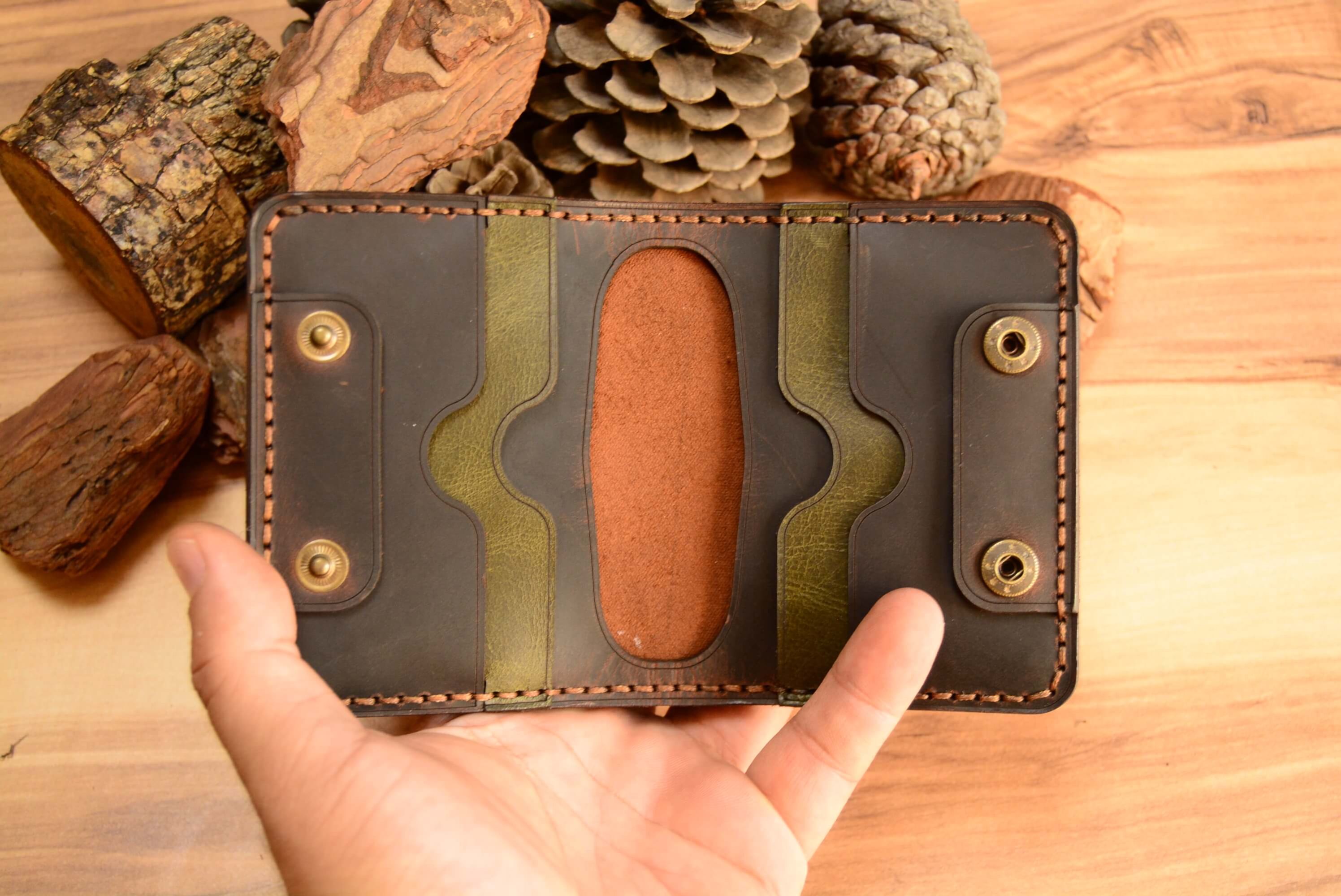 LUNA BIFOLD EL YAPIMI DERİ CÜZDAN