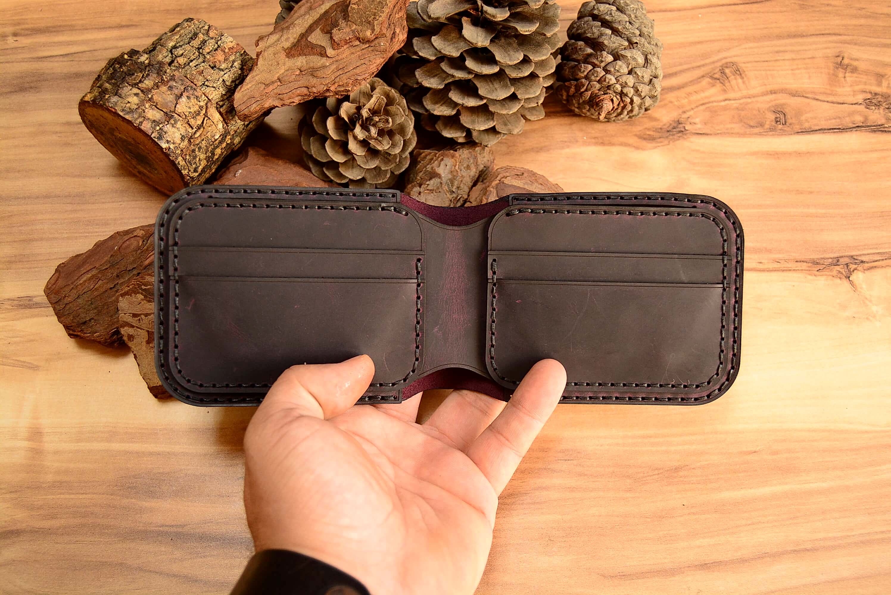 HECTOR V-1 BIFOLD EL YAPIMI DERİ CÜZDAN