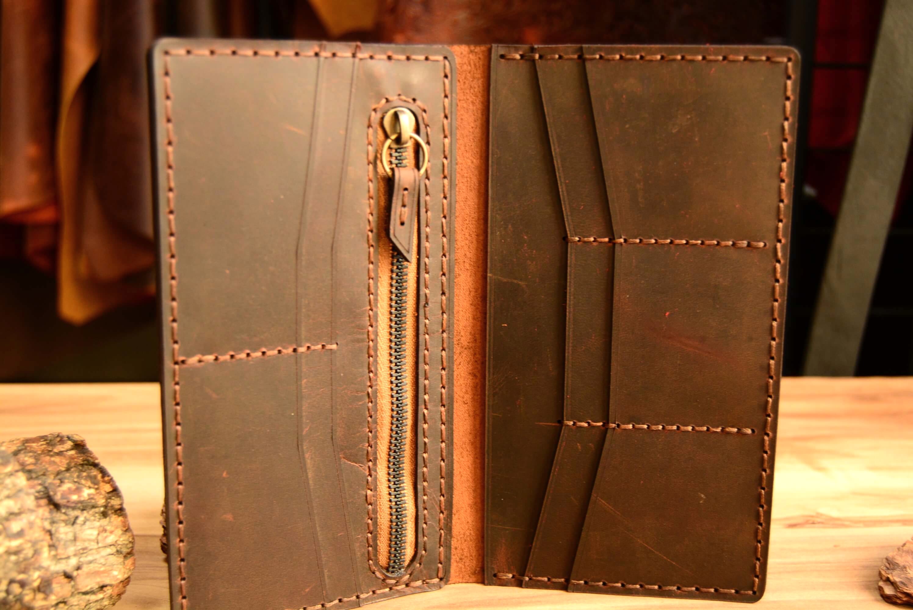 IPERION LONG EL YAPIMI DERİ CÜZDAN