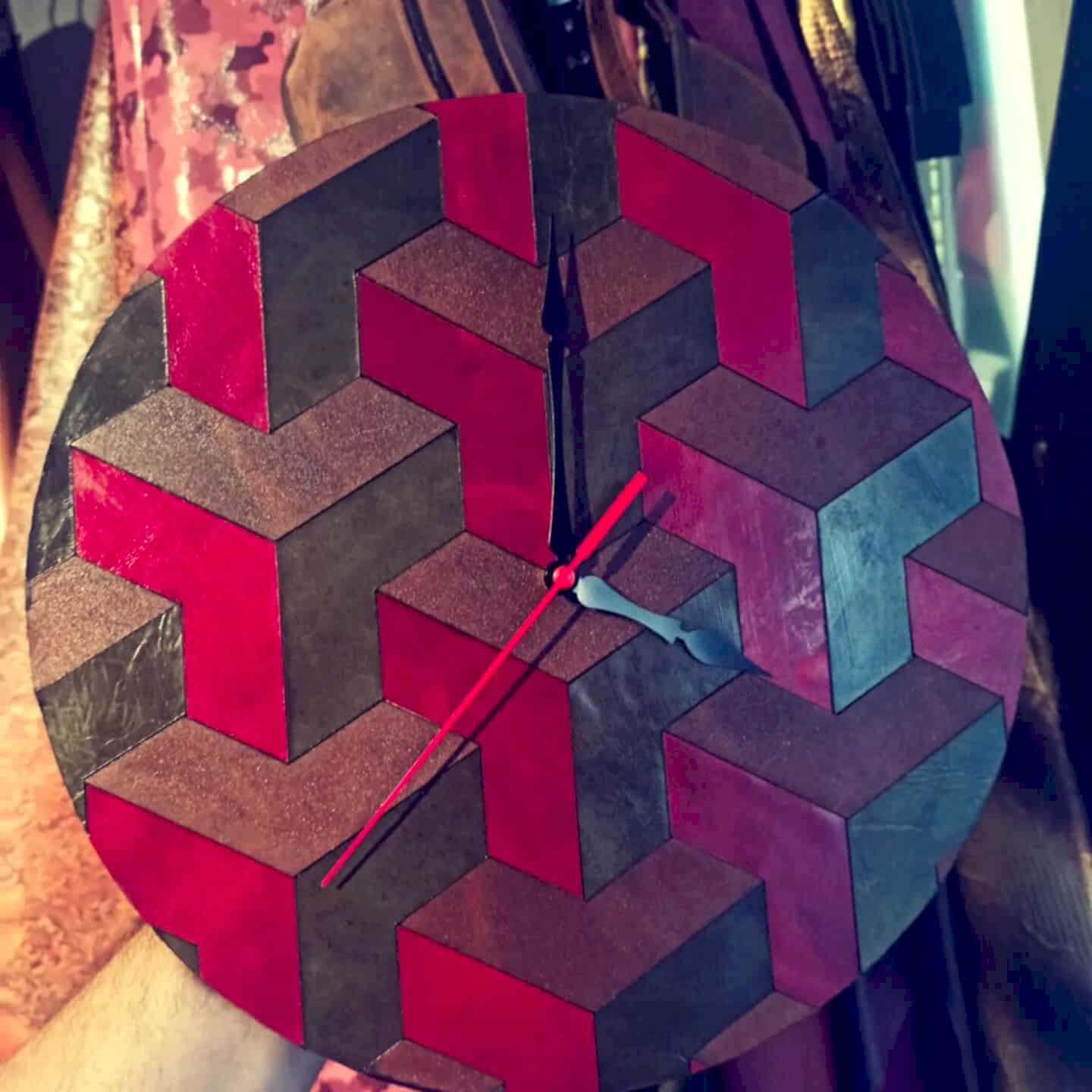 DERİ DUVAR SAATİ V-5 (MOZAİK)